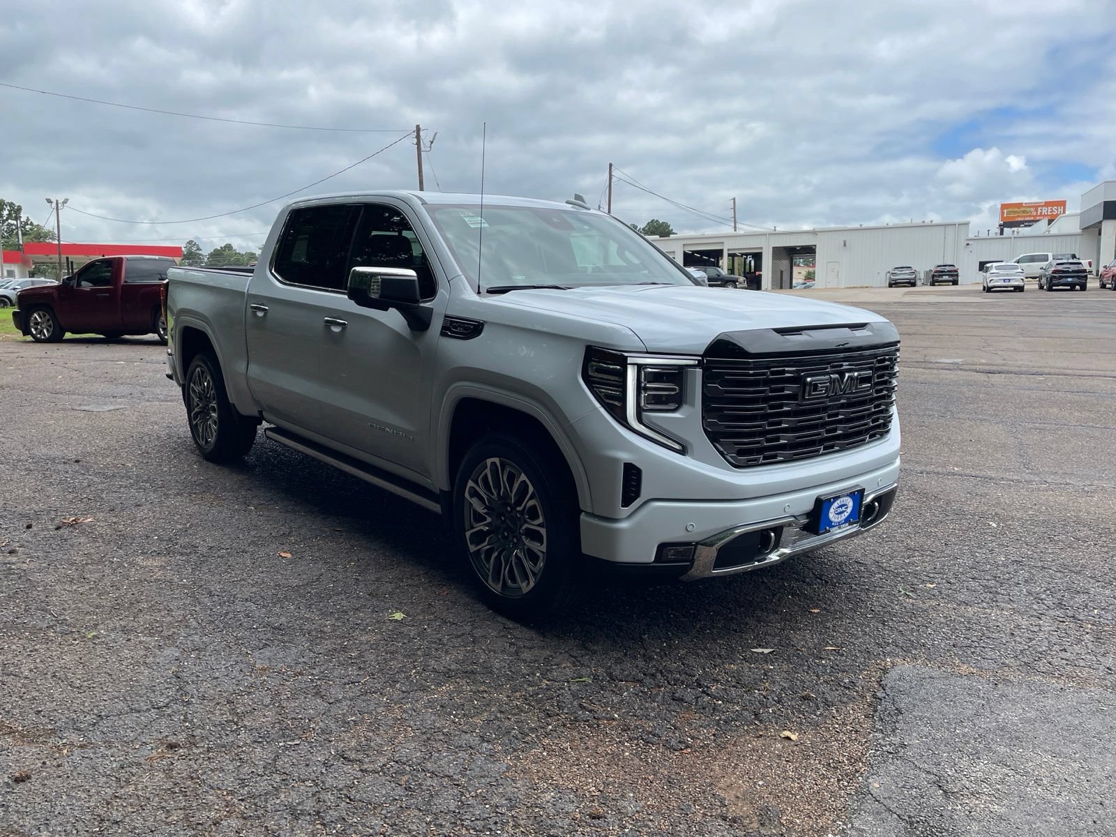2026 GMC Sierra 1500 Denali Ultimate - Photo 9