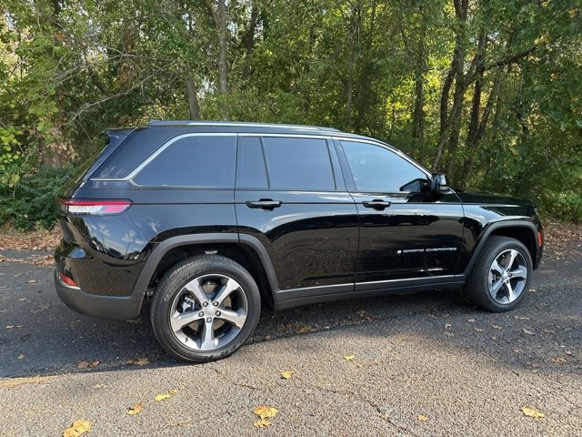 2022 Jeep Grand Cherokee Limited 4xe photo 3