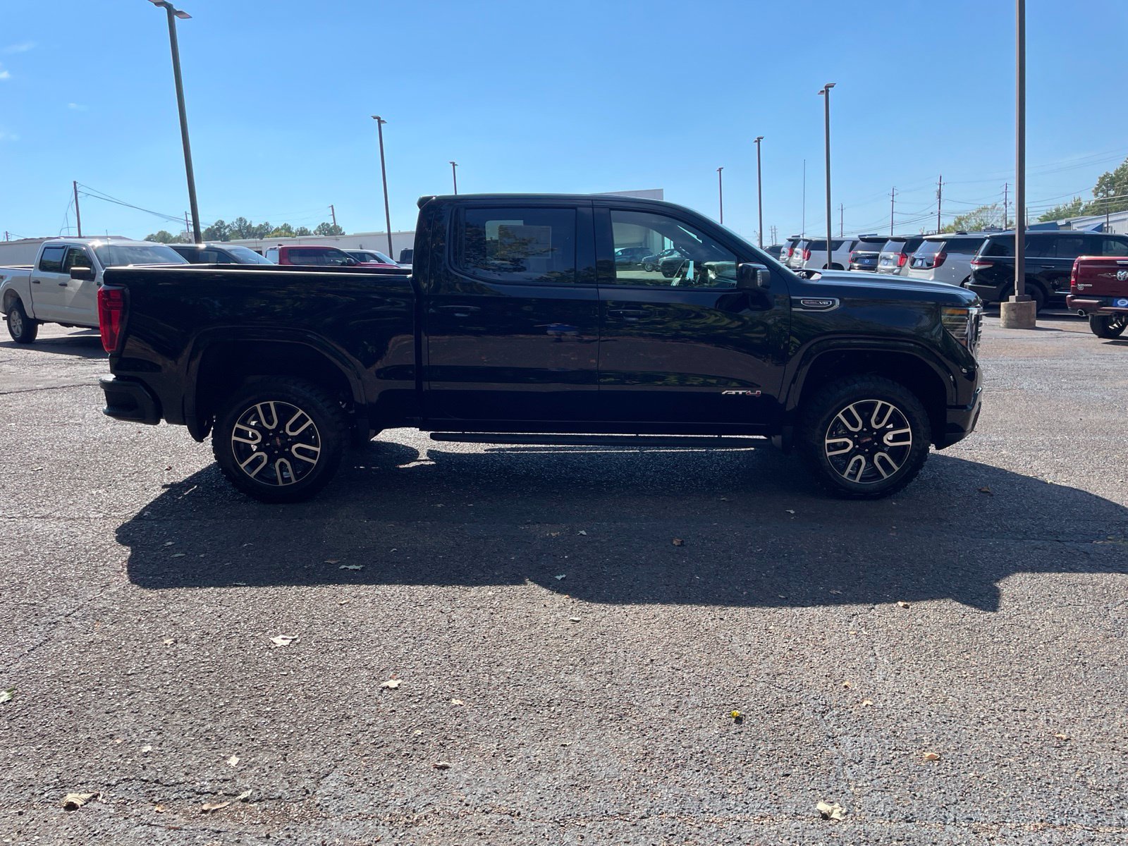 2026 GMC Sierra 1500 AT4 - Photo 7