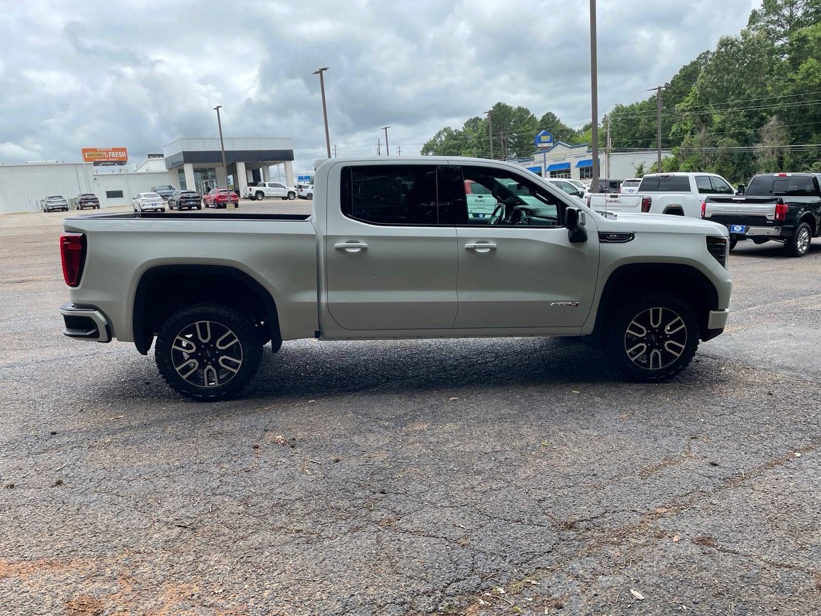 2026 GMC Sierra 1500 AT4 - Photo 7