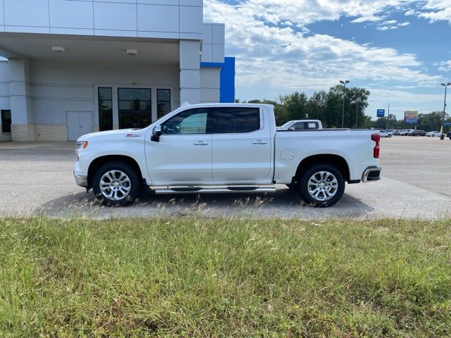 2024 Chevrolet Silverado 1500 LTZ photo 4