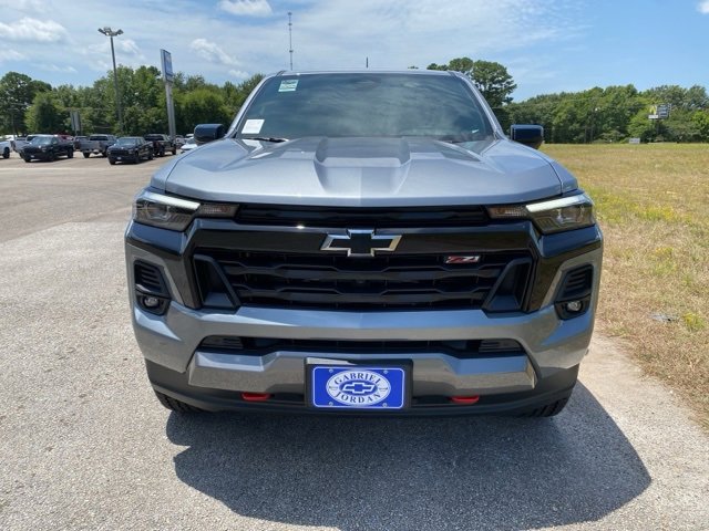 2025 Chevrolet Colorado Z71 photo 2