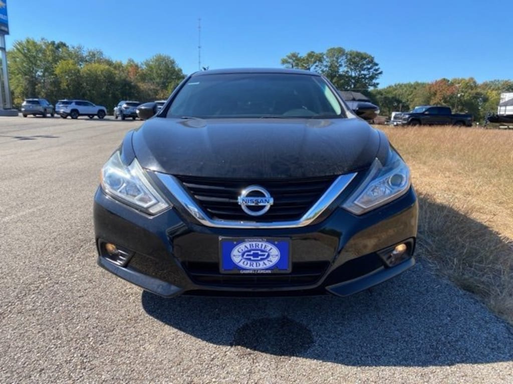 Used 2018 Nissan Altima 2.5 SV Sedan
