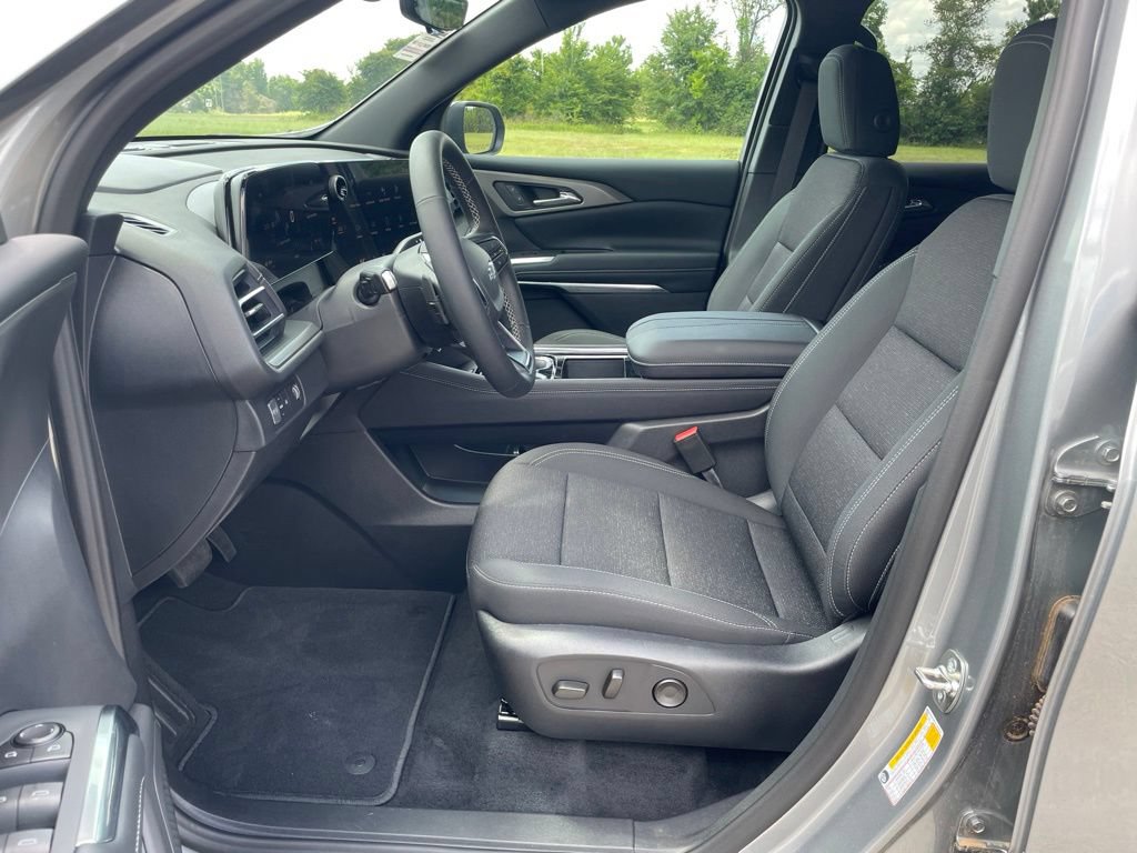 2026 Chevrolet Traverse LT - Photo 14