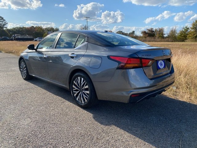 2024 Nissan Altima 2.5 SV photo 2