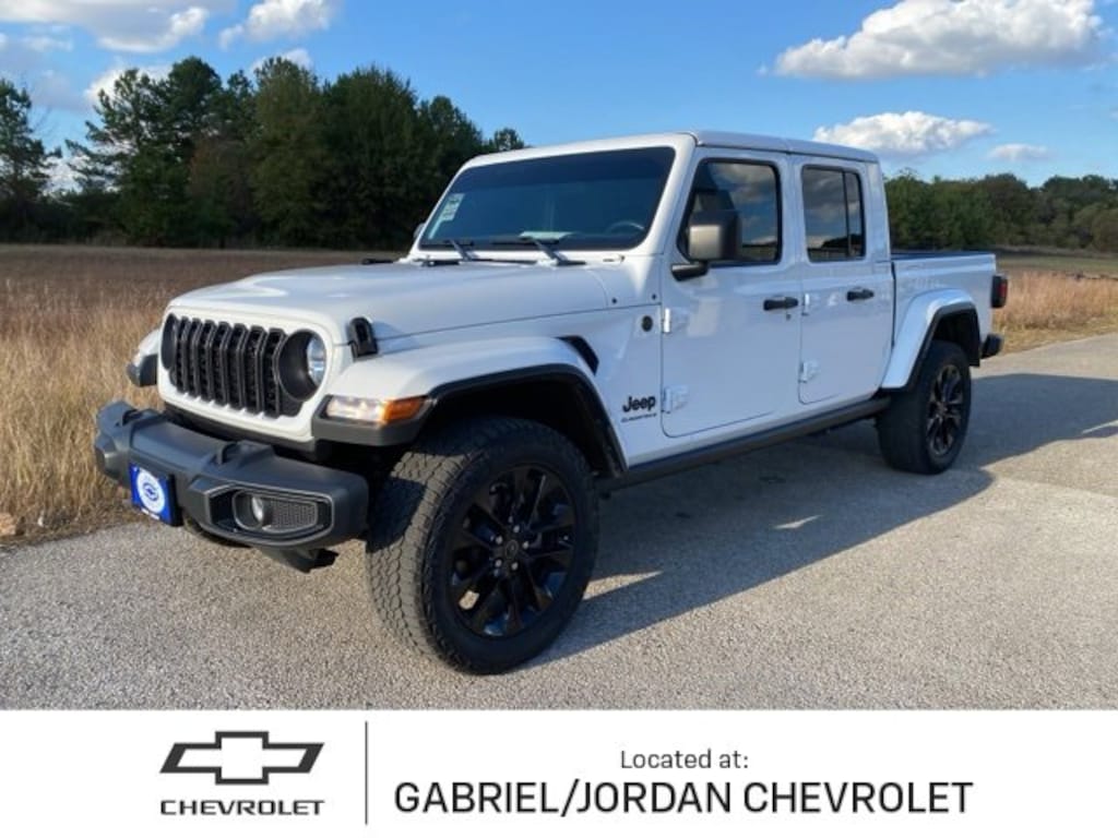 Used 2024 Jeep Gladiator Nighthawk Truck Crew Cab