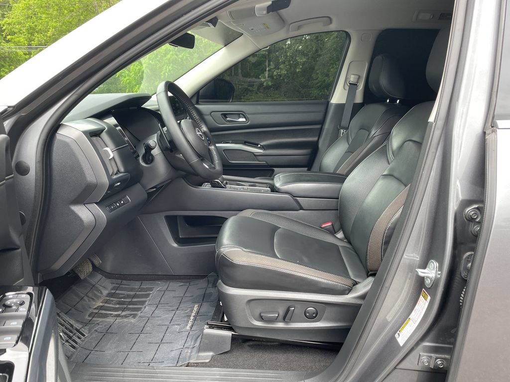 2023 Nissan Pathfinder SL - Photo 13