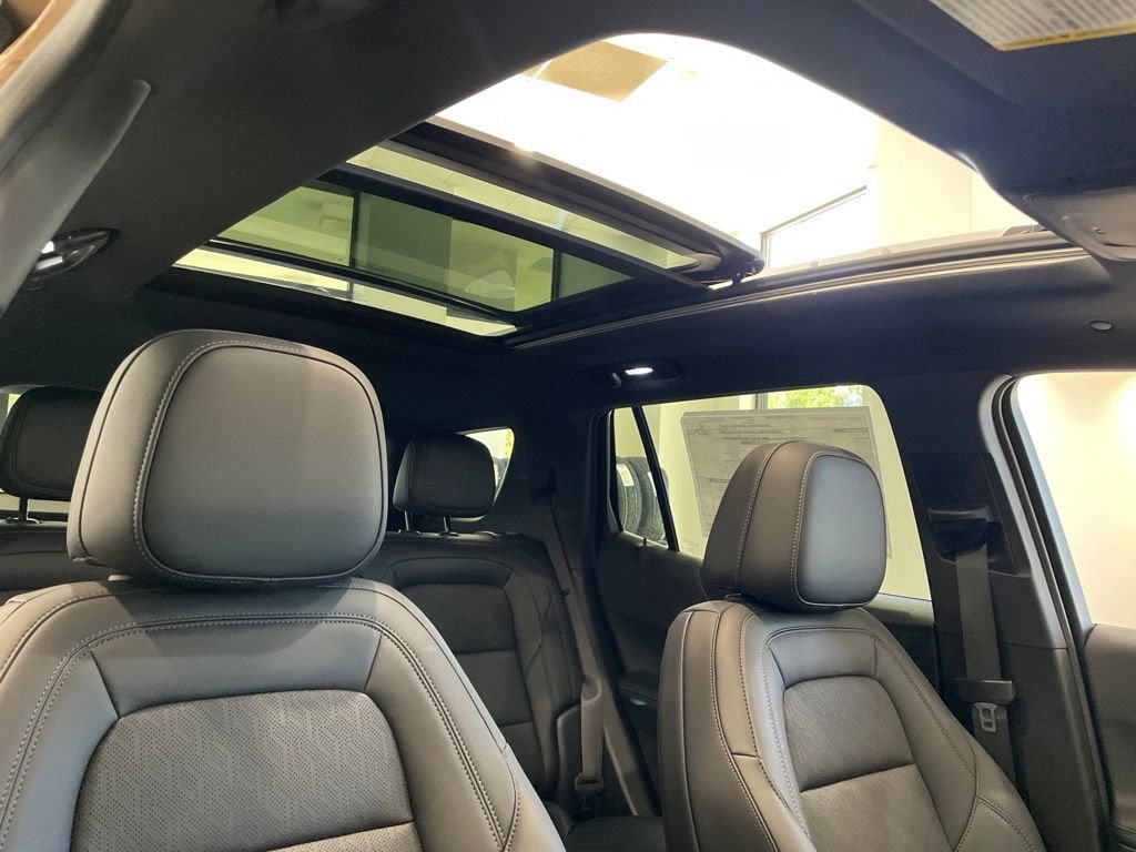 2027 Chevrolet Equinox LT - Photo 13