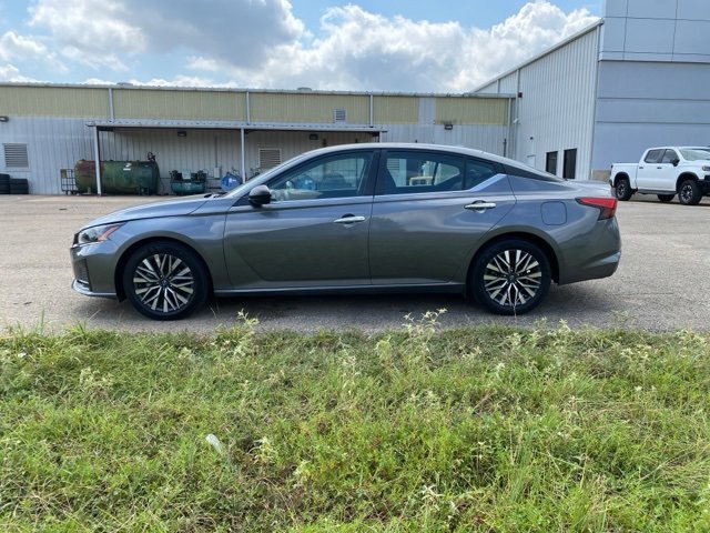 2024 Nissan Altima 2.5 SV photo 4