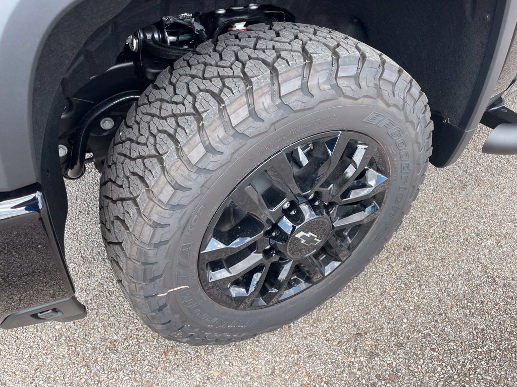 2026 Chevrolet Silverado 2500 HD LTZ - Photo 11