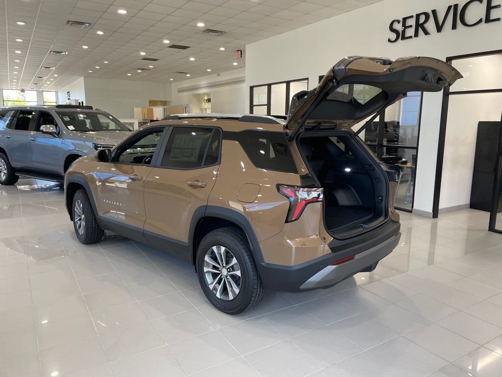 2027 Chevrolet Equinox LT - Photo 15