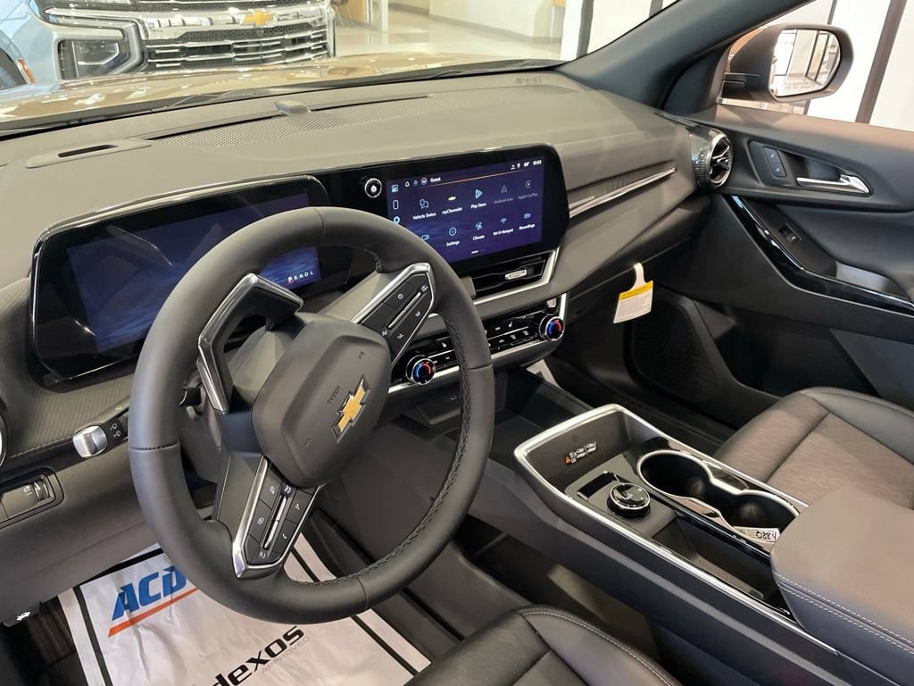 2027 Chevrolet Equinox LT - Photo 6