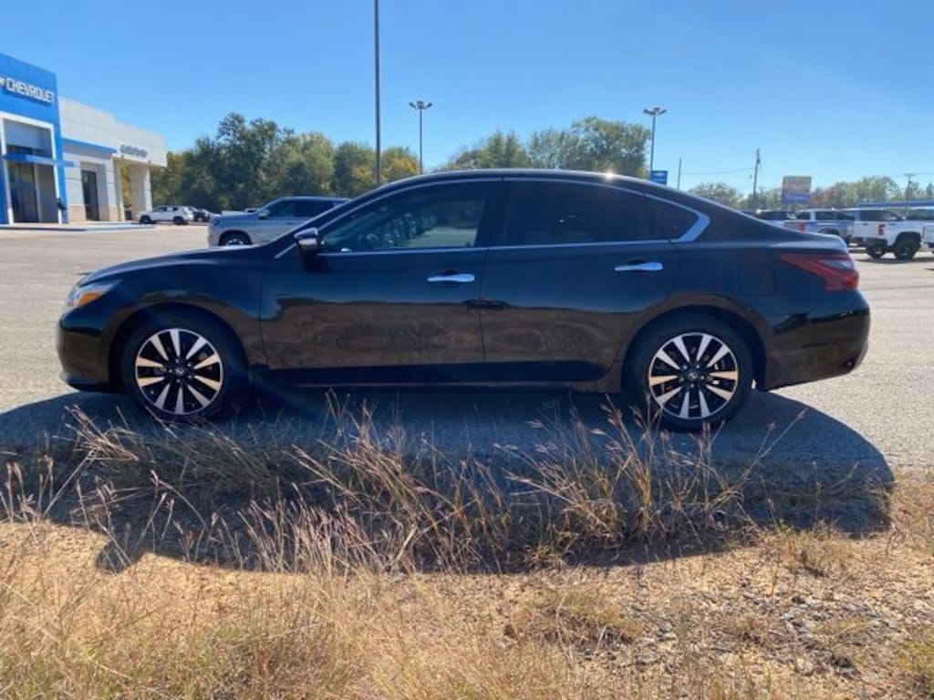 Used 2018 Nissan Altima 2.5 SV Sedan