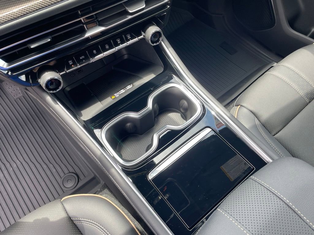 2026 Chevrolet Traverse High Country - Photo 16