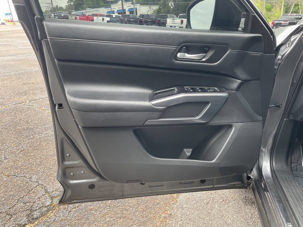 2023 Nissan Pathfinder SL - Photo 15