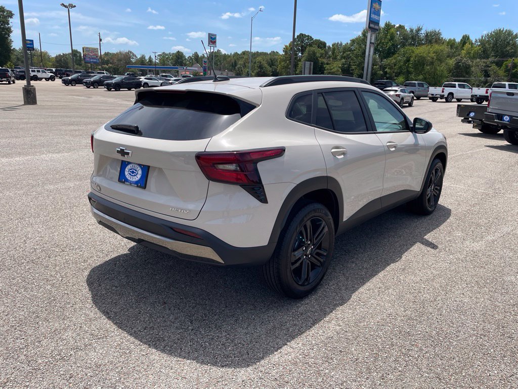 2026 Chevrolet Trax Activ - Photo 6