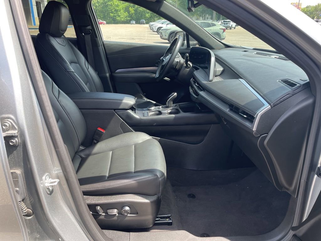 2025 Cadillac XT4 Premium Luxury - Photo 28