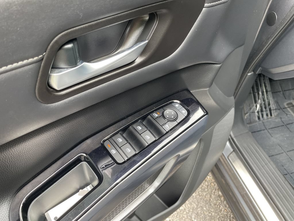 2023 Nissan Pathfinder SL - Photo 17