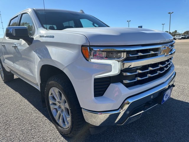 2022 Chevrolet Silverado 1500 LTZ photo 2