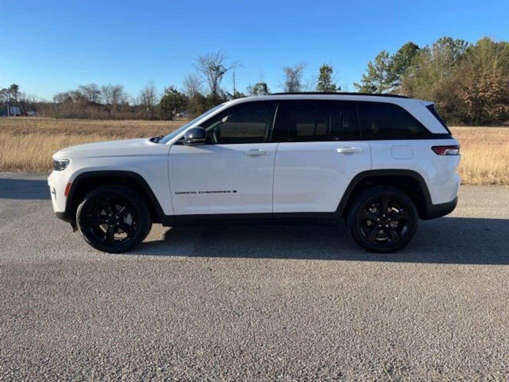 Used 2024 Jeep Grand Cherokee Limited SUV