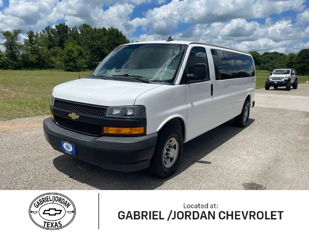 2020 Chevrolet Express 3500 LS Extended's photo