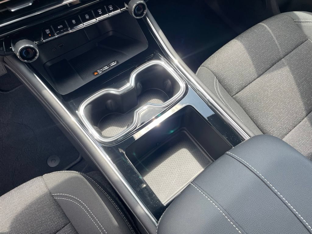 2026 Chevrolet Traverse LT - Photo 22