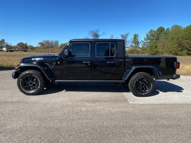 2023 Jeep Gladiator Willys photo 2