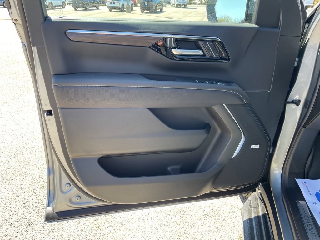 2026 Chevrolet Tahoe Premier - Photo 18