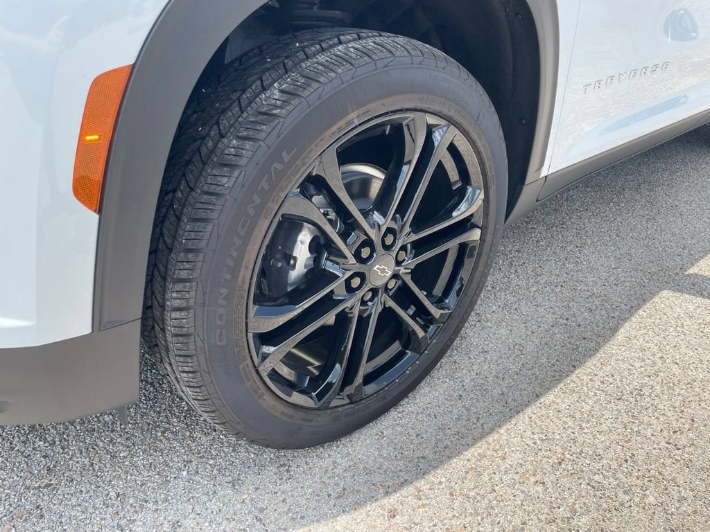2026 Chevrolet Traverse LT - Photo 11