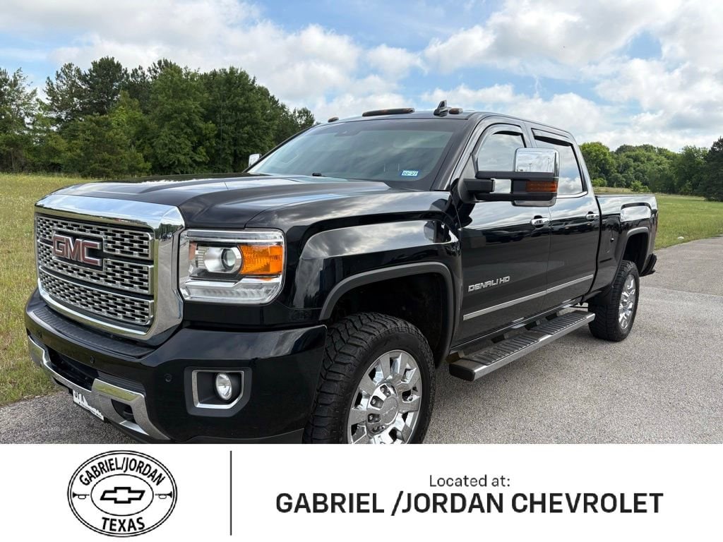 2019 GMC Sierra 4WD Crew Cab Standard Box Denali's photo