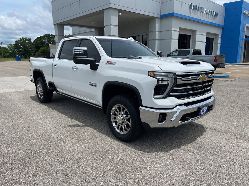 2026 Chevrolet Silverado 3500 HD LTZ - Photo 7