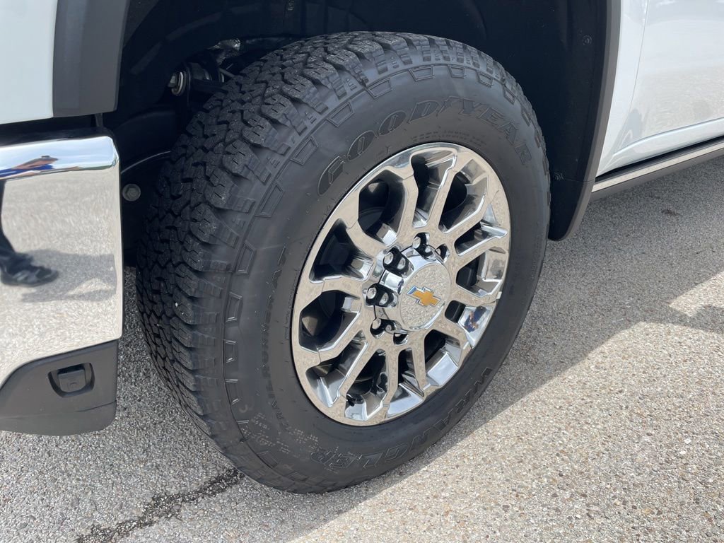 2026 Chevrolet Silverado 3500 HD LTZ - Photo 9