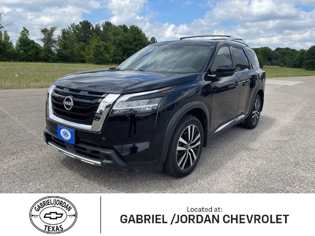 2024 Nissan Pathfinder Platinum 2WD's photo