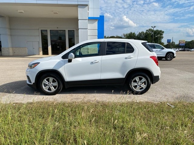 2022 Chevrolet Trax LS photo 4
