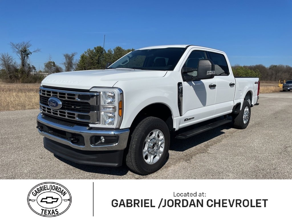 Used 2025 Ford Super Duty F-350 SRW XL Truck Crew Cab