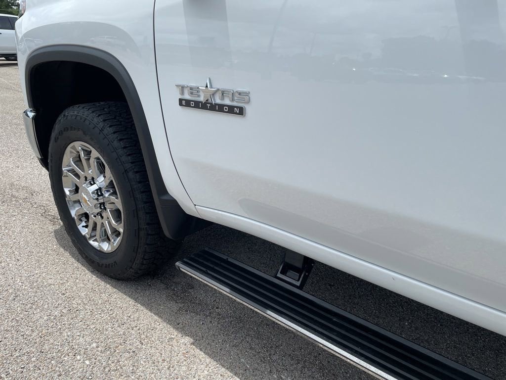 2026 Chevrolet Silverado 3500 HD LTZ - Photo 10