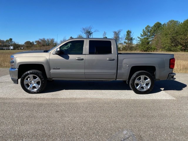2017 Chevrolet Silverado 1500 LT1 photo 2