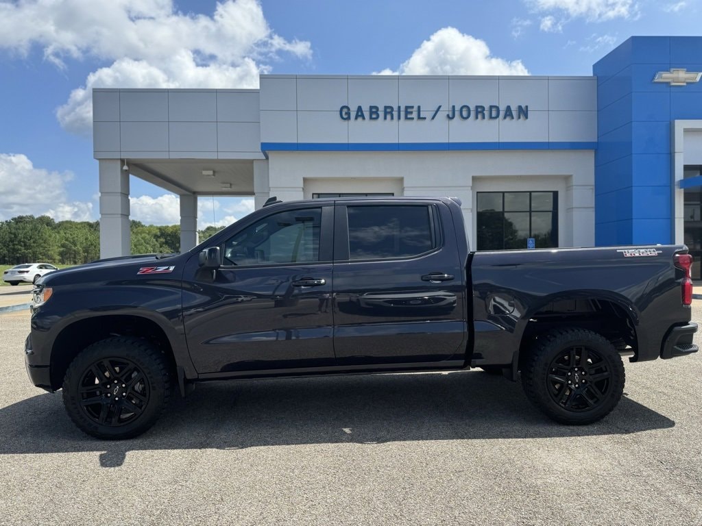 Used 2022 Chevrolet Silverado 1500 LT Trail Boss with VIN 3GCUDFED2NG655879 for sale in Henderson, TX