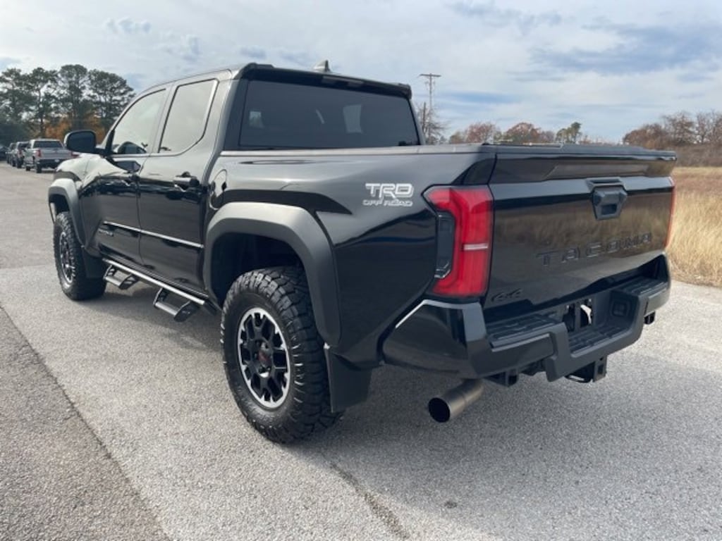 Used 2024 Toyota Tacoma 4WD SR5 Truck Double Cab