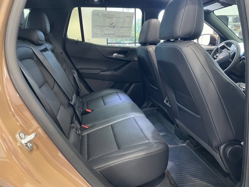 2027 Chevrolet Equinox LT - Photo 14