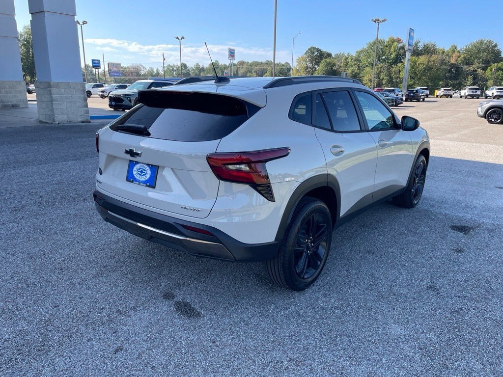 2026 Chevrolet Trax Activ - Photo 6