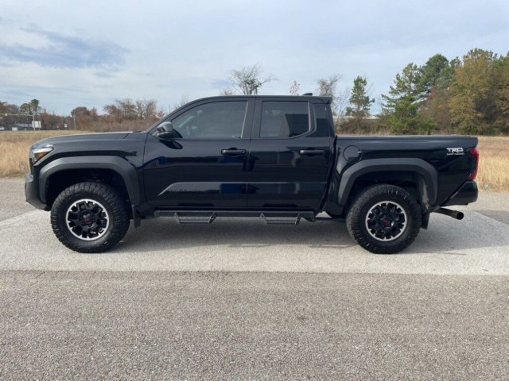 Used 2024 Toyota Tacoma 4WD SR5 Truck Double Cab