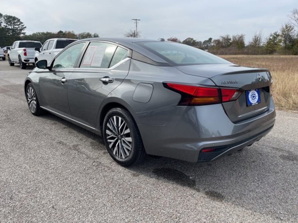 Used 2024 Nissan Altima 2.5 SV Sedan