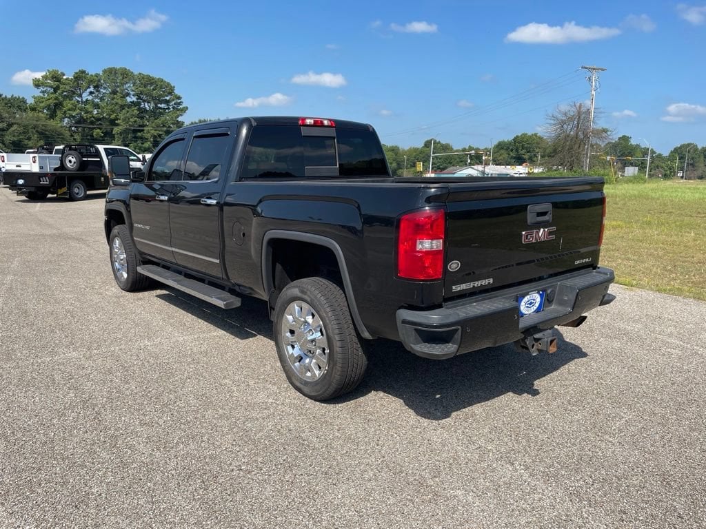 Used 2019 GMC Sierra 2500 HD Denali Truck Crew Cab