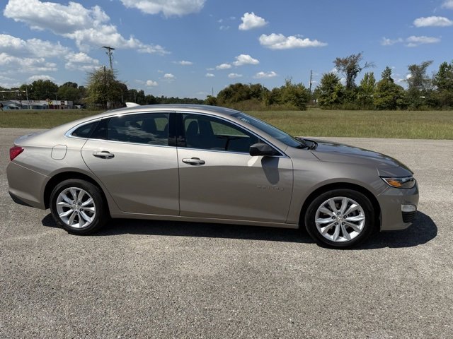 2024 Chevrolet Malibu 1LT photo 3