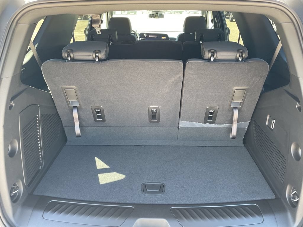 2026 Chevrolet Tahoe LS - Photo 40