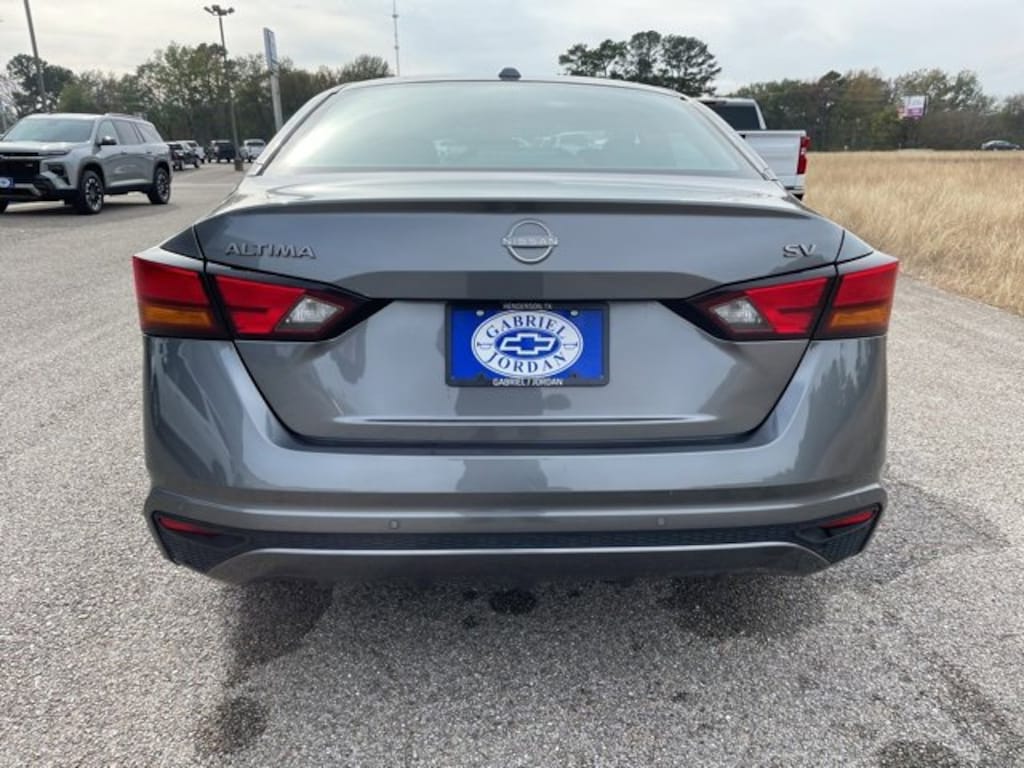 Used 2024 Nissan Altima 2.5 SV Sedan