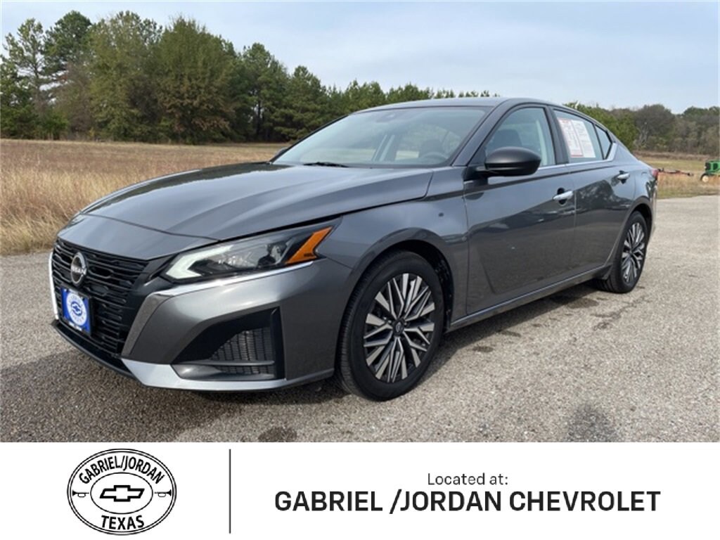 Used 2024 Nissan Altima 2.5 SV Sedan