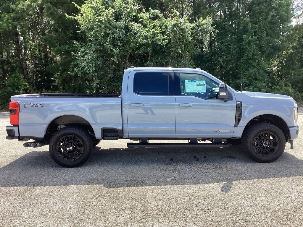 2025 Ford F-250 Lariat photo 4