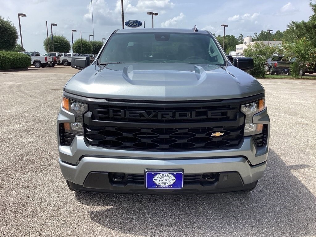 2025 Chevrolet Silverado 1500 Custom photo 2